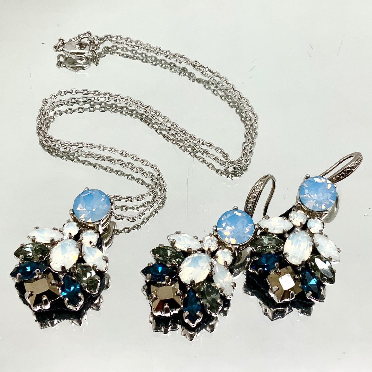 *Opal w/ Silver Night Evening Jewelry Set